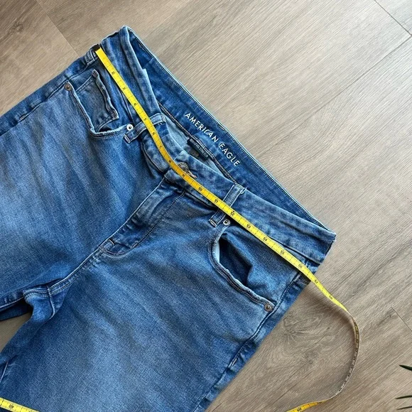 American Eagle Outfitters High Wasted Blue Flare Jeans - Size 14 short - Picture 4 of 7